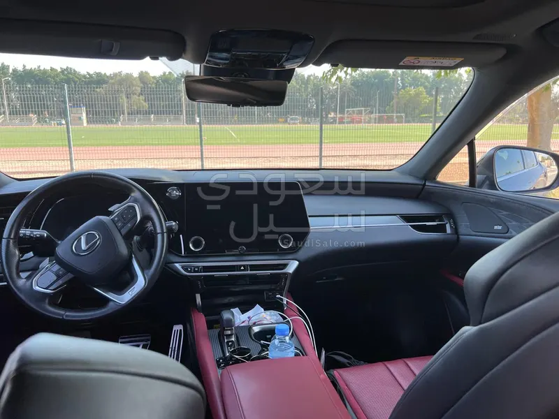 2024 لكزس أر إكس 350 إف