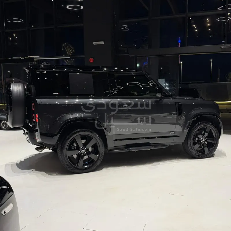 2025 Land Rover Defender X