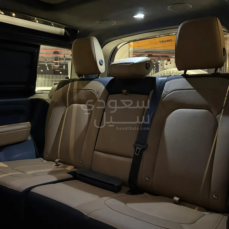 2025 Land Rover Defender X