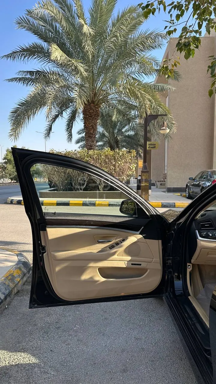 2013 بي ام دبليو الفئة الخامسة 520 أي