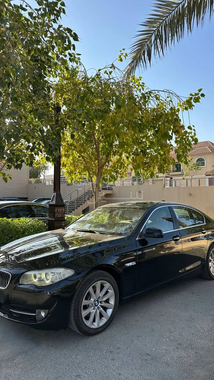 2013 بي ام دبليو الفئة الخامسة 520 أي