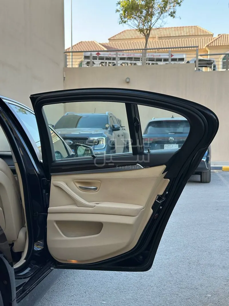 2013 بي ام دبليو الفئة الخامسة 520 أي