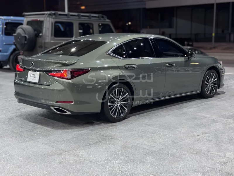 2023 Lexus ES 350