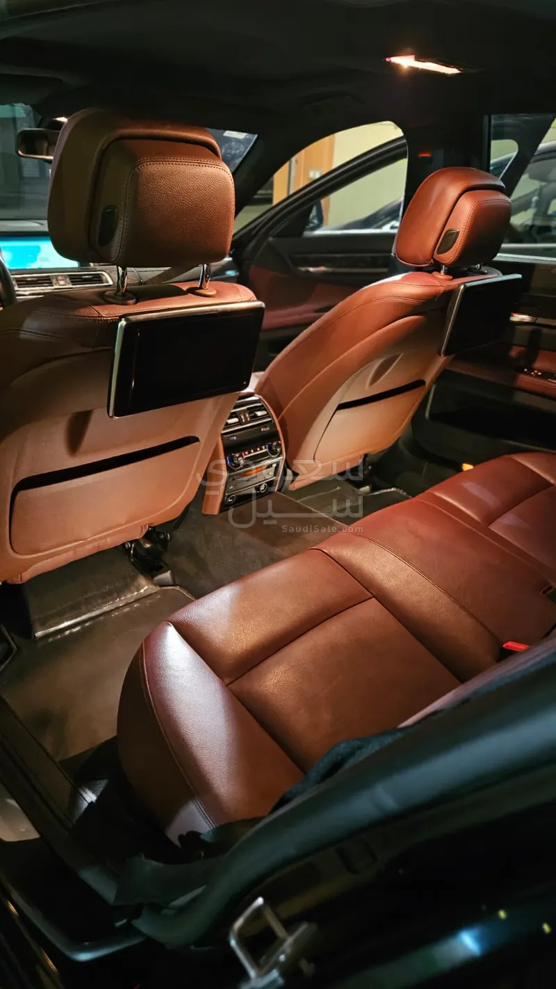 2014 بي ام دبليو الفئة السابعة 730 إل أي