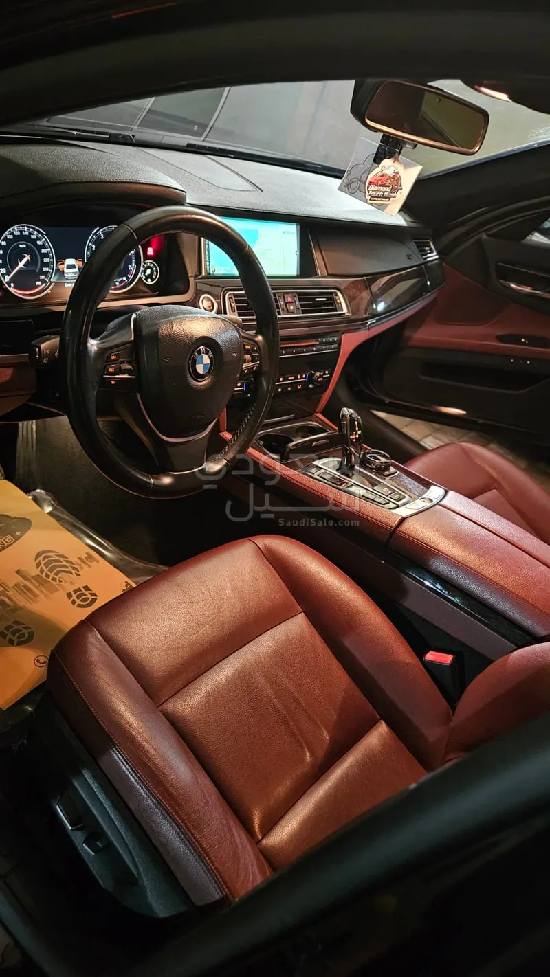 2014 بي ام دبليو الفئة السابعة 730 إل أي