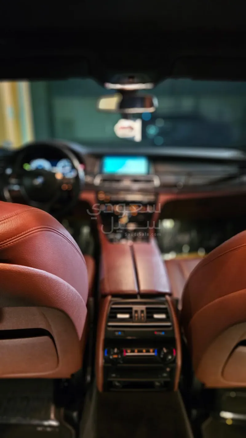 2014 بي ام دبليو الفئة السابعة 730 إل أي