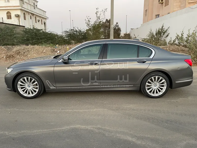 2018 بي ام دبليو الفئة السابعة 730 أي