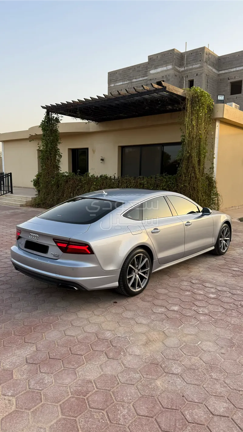 2017 اودي اي 7 35 تي اف اس اي