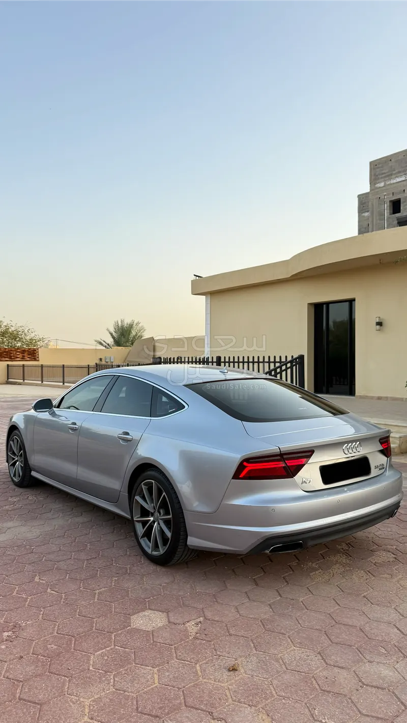 2017 اودي اي 7 35 تي اف اس اي