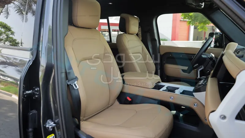 2025 لاند روفر ديفيندر اكس داينمك