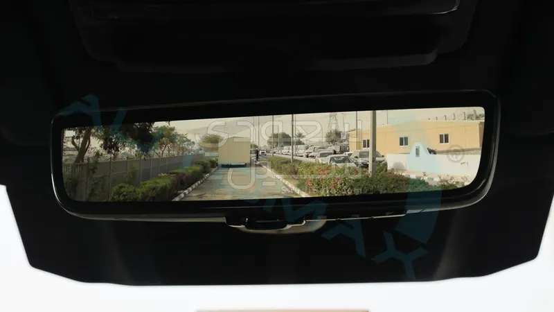 2025 لاند روفر ديفيندر اكس داينمك