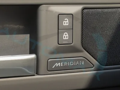 2025 لاند روفر ديفيندر اكس داينمك