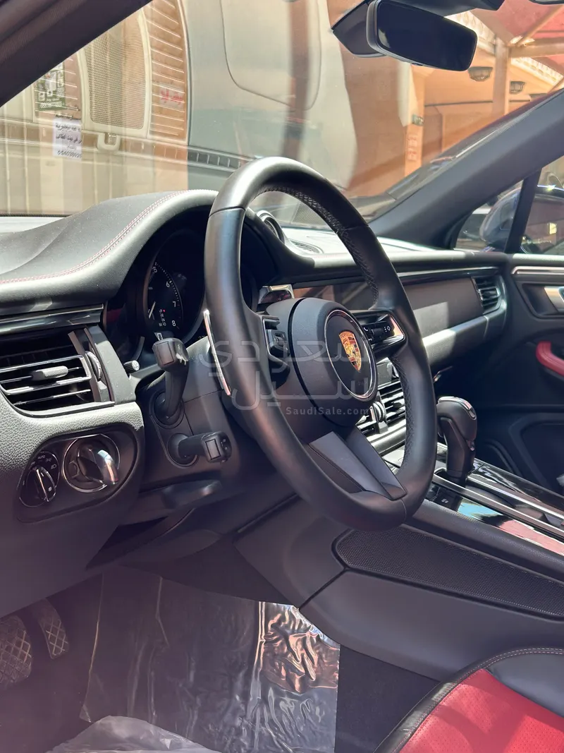 2025 بورش ماكان