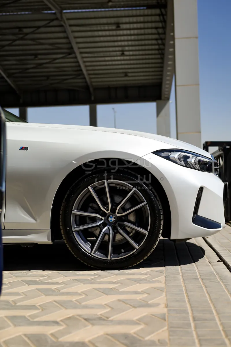 2026 بي ام دبليو الفئة الثالثة 320 أي