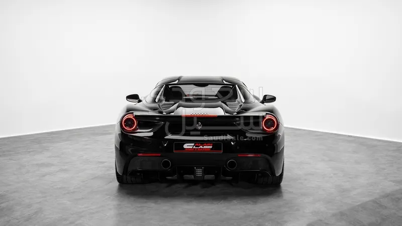 2016 فيراري 488