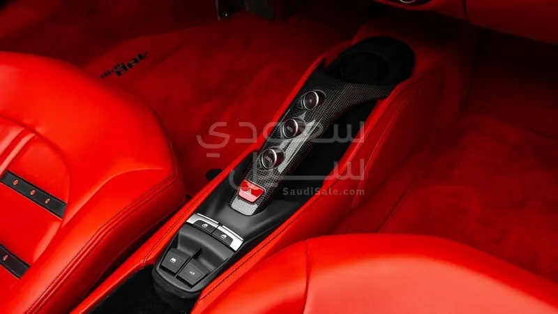 2016 فيراري 488