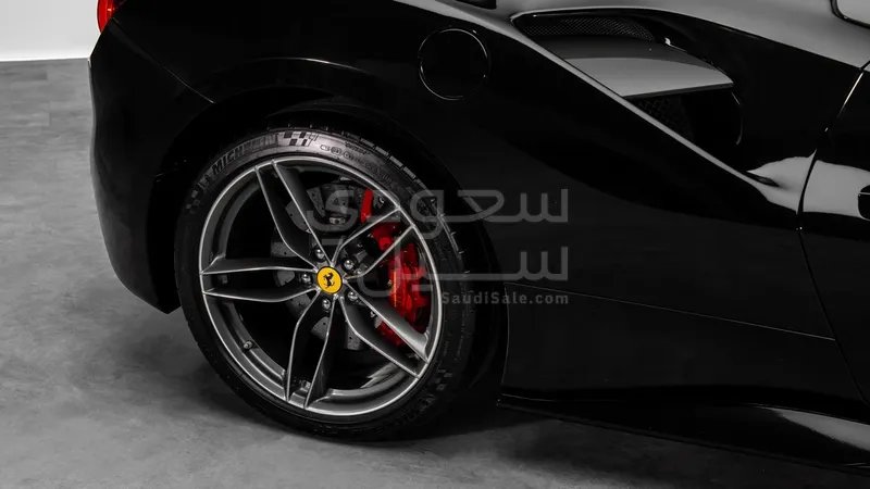 2016 فيراري 488