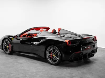 2016 فيراري 488