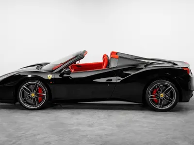 2016 فيراري 488