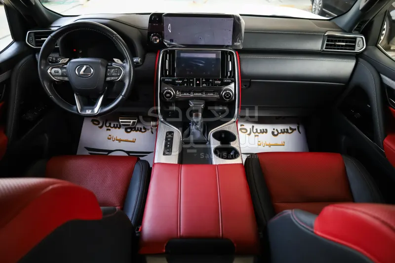 2024 لكزس إل إكس 600 إف