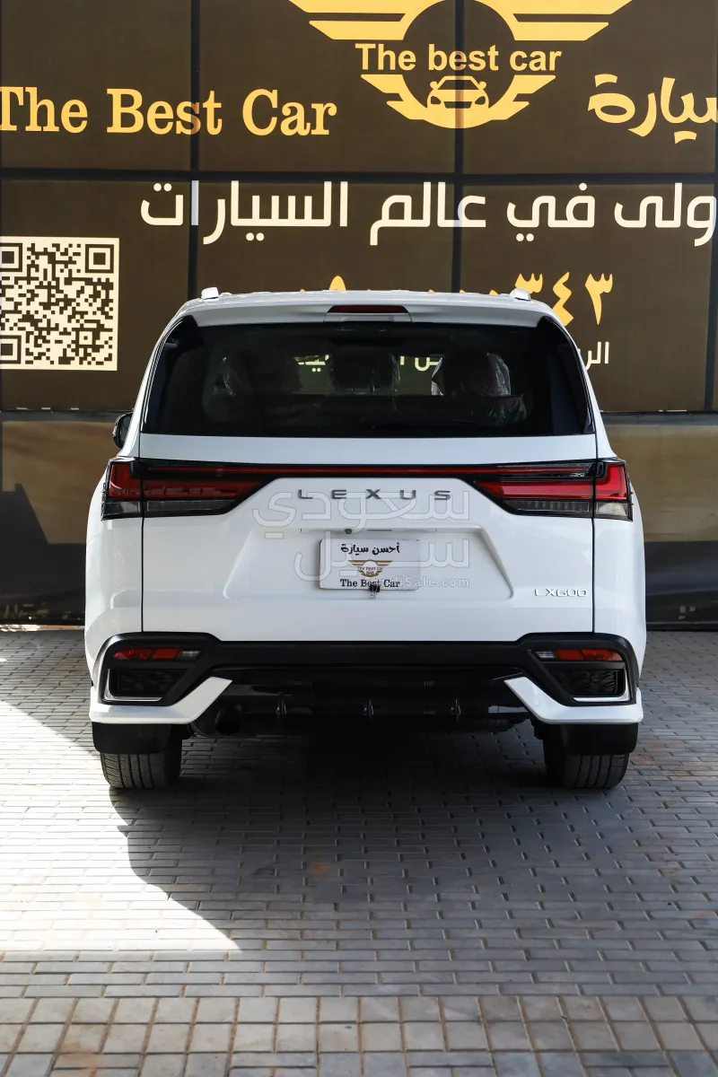 2024 لكزس إل إكس 600 إف