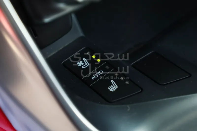 2024 لكزس إل إكس 600 إف