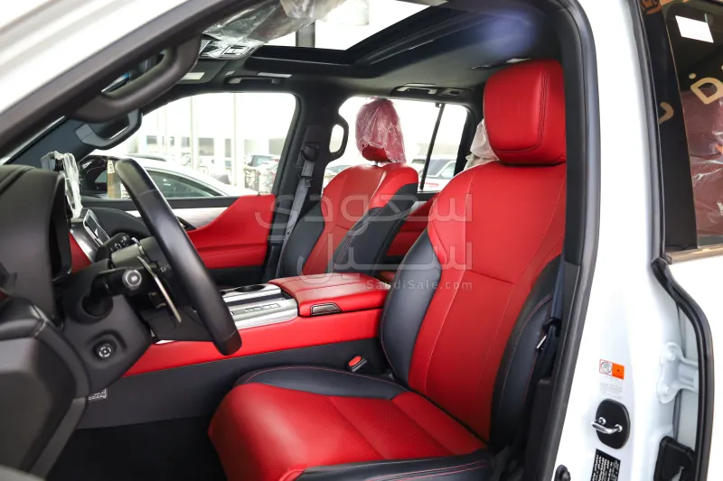 2024 لكزس إل إكس 600 إف