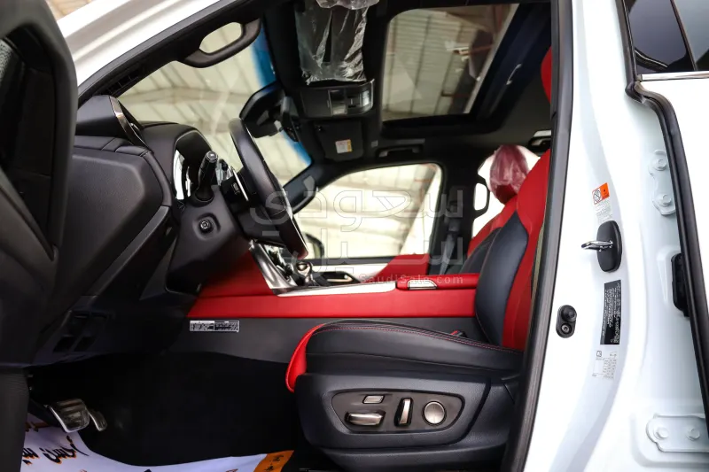 2024 لكزس إل إكس 600 إف