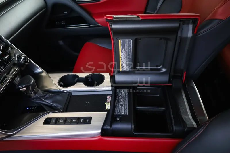 2024 لكزس إل إكس 600 إف