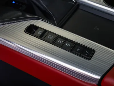 2024 لكزس إل إكس 600 إف