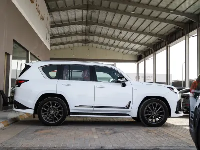 2024 لكزس إل إكس 600 إف