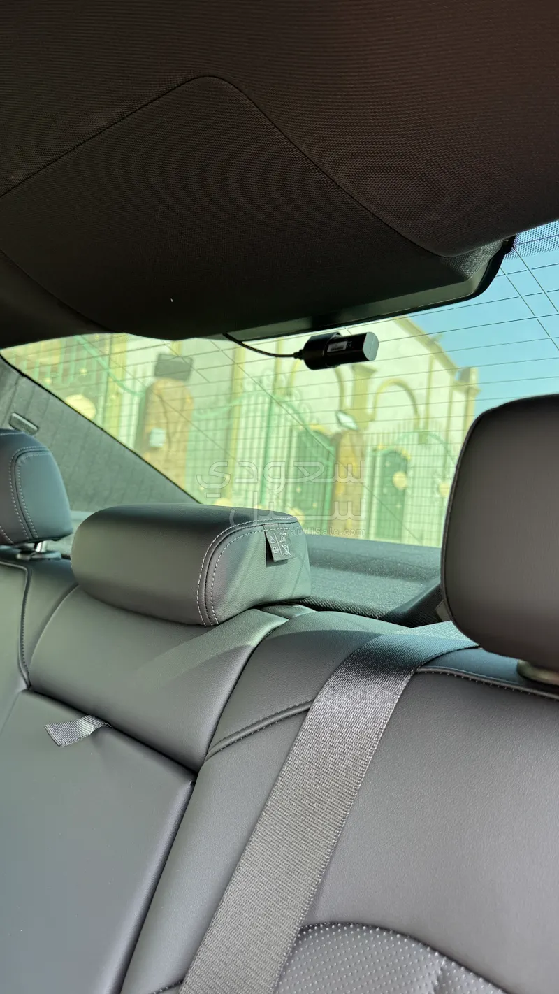 2025 بي ام دبليو الفئة الخامسة 520 أي إم كت