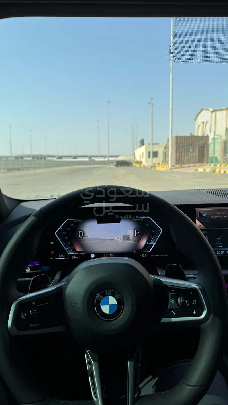 2025 بي ام دبليو الفئة الخامسة 520 أي إم كت