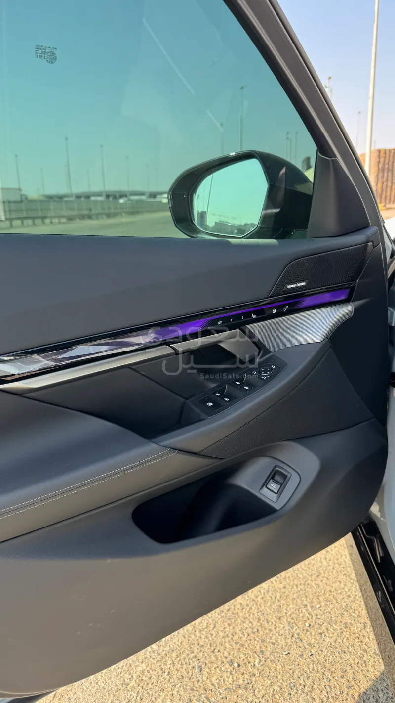 2025 بي ام دبليو الفئة الخامسة 520 أي إم كت