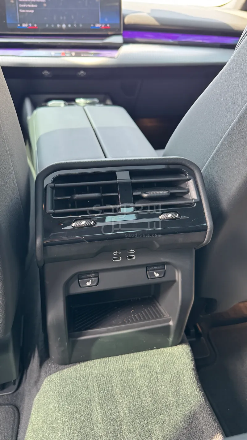 2025 بي ام دبليو الفئة الخامسة 520 أي إم كت