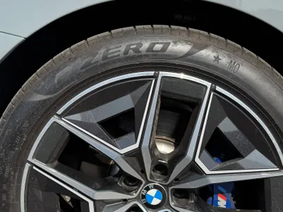 2025 بي ام دبليو الفئة الخامسة 520 أي إم كت