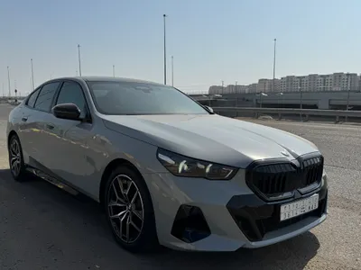 2025 بي ام دبليو الفئة الخامسة 520 أي إم كت