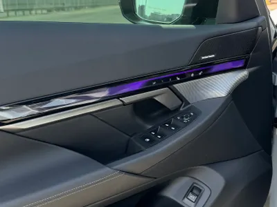 2025 بي ام دبليو الفئة الخامسة 520 أي إم كت