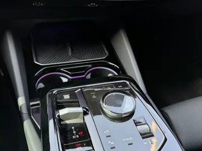 2025 بي ام دبليو الفئة الخامسة 520 أي إم كت