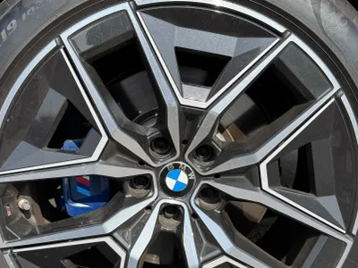 2025 بي ام دبليو الفئة الخامسة 520 أي إم كت