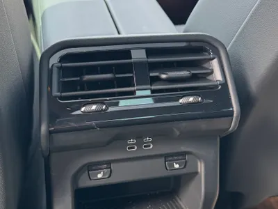 2025 بي ام دبليو الفئة الخامسة 520 أي إم كت