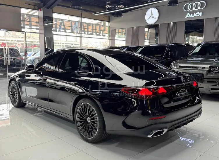 2025 مرسيدس - بنز إي 200