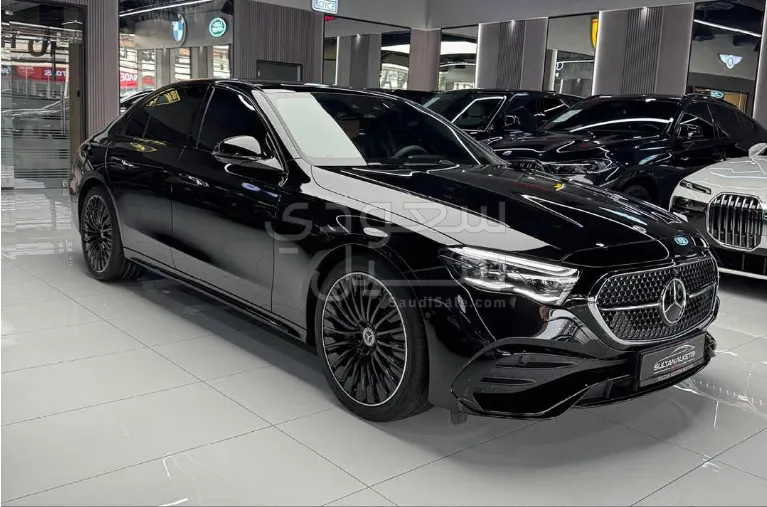 2025 مرسيدس - بنز إي 200