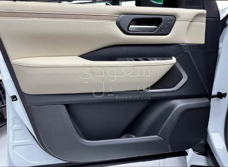 2025 نيسان ارمادا بلاتنيوم