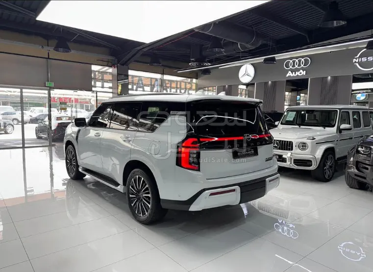 2025 نيسان ارمادا بلاتنيوم