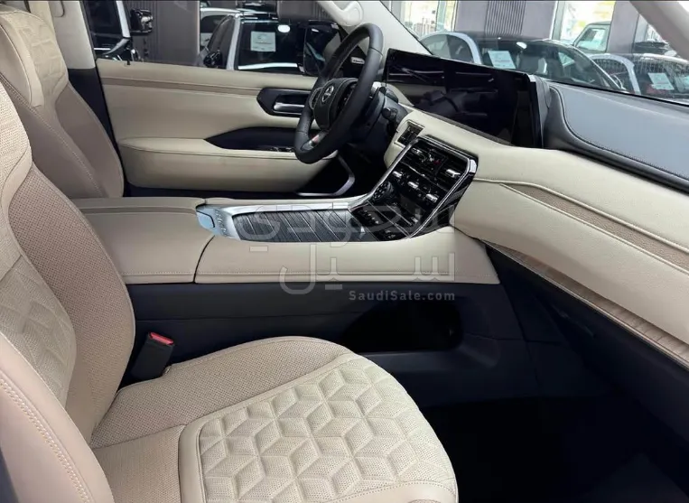 2025 نيسان ارمادا بلاتنيوم