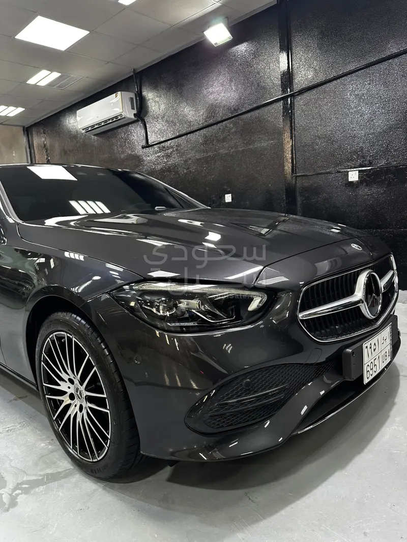 2025 مرسيدس - بنز سي 200