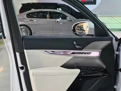 2025 بي ام دبليو الفئة السابعة 735أي