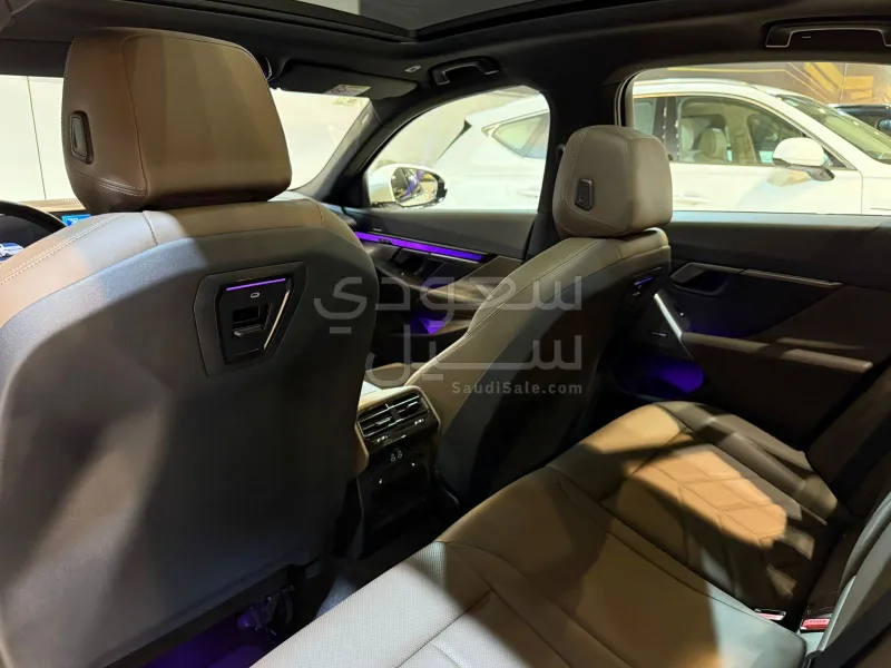 2024 بي ام دبليو الفئة الخامسة 520 أي إم كت