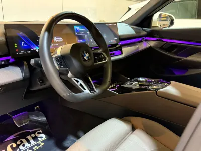 2024 بي ام دبليو الفئة الخامسة 520 أي إم كت